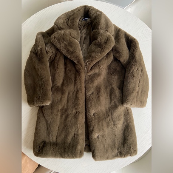 APPARIS Stella Olive Classic Faux Fur Maximalism Jacket Coat in Size Extra Small - Picture 2 of 7